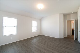 23682 Goodfellow Dr in Spring, TX - Foto de edificio - Building Photo