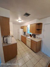 1040 Hosbine St SE in Palm Bay, FL - Building Photo - Building Photo