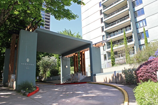 111 SW Harrison St in Portland, OR - Building Photo - Building Photo