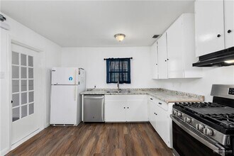 15 S 6th St in McAllen, TX - Building Photo - Building Photo