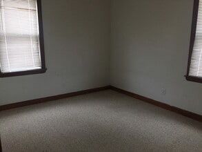 641 Newton St in Waterloo, IA - Building Photo - Building Photo