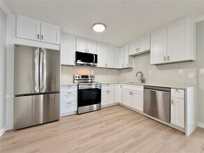 13299 3rd St E in Madeira Beach, FL - Building Photo - Building Photo