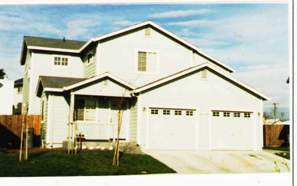 725-729 Judith Ct in Petaluma, CA - Building Photo - Building Photo