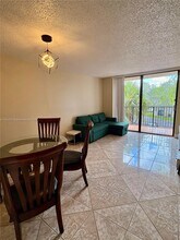 14501 N Kendall Dr in Miami, FL - Building Photo - Building Photo