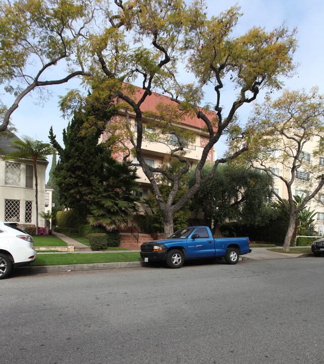429 N Palm Dr in Beverly Hills, CA - Building Photo