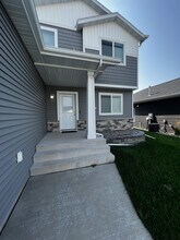 837 Albert Dr W in West Fargo, ND - Building Photo - Building Photo