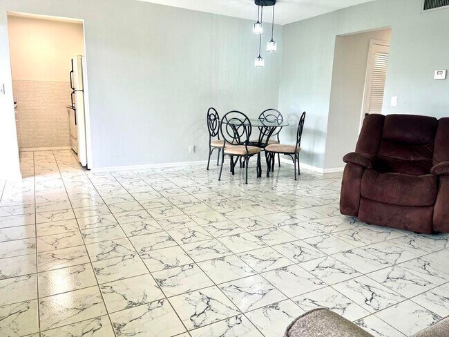 216 N Federal Hwy in Lake Worth Beach, FL - Building Photo - Building Photo