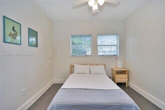 60 NW 76th St in Miami, FL - Building Photo - Building Photo