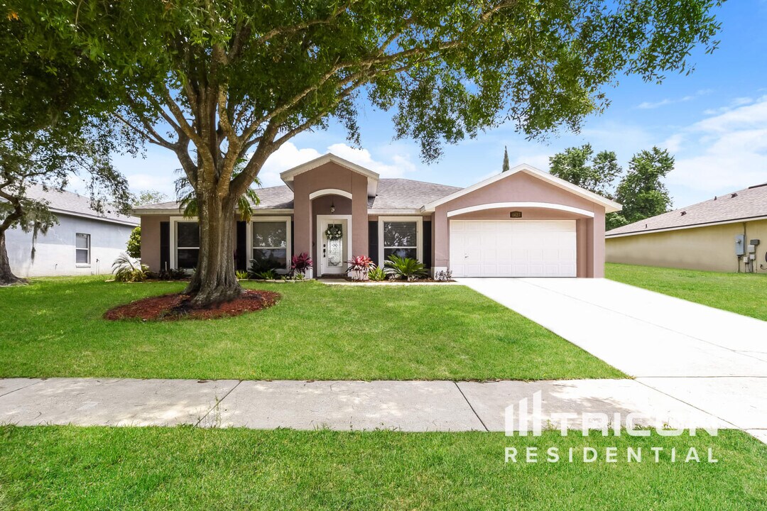 1427 Brayton Cir in Deltona, FL - Building Photo