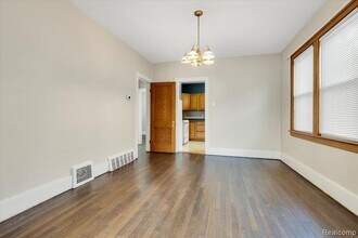 1413 Wayburn St in Grosse Pointe Park, MI - Building Photo - Building Photo