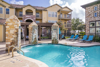 Tuscana Bay in Corpus Christi, TX - Foto de edificio - Building Photo