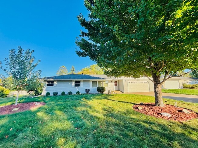 2864 Virginia Ave in Roseville, MN - Foto de edificio - Building Photo