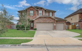 318 Bolton Dr in League City, TX - Building Photo