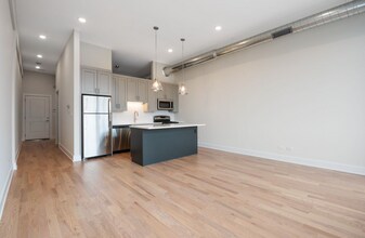 4405 N Artesian Ave in Chicago, IL - Building Photo - Building Photo