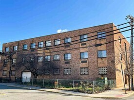 3900 Liberty Ave in North Bergen, NJ - Building Photo