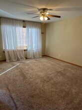 18132 Lake Shore Dr in Orland Park, IL - Building Photo - Building Photo