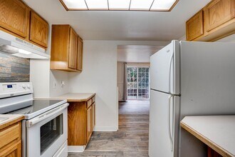 2017 Rucker Ave in Everett, WA - Foto de edificio - Building Photo