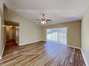 1228 Foxridge Pl in Melbourne, FL - Foto de edificio - Building Photo