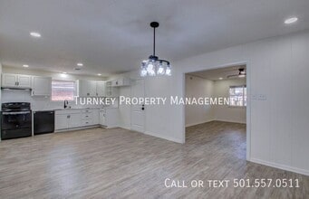 5821 Freeland Dr in Little Rock, AR - Building Photo - Building Photo