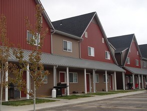 The Birches Townhomes in Williston, ND - Foto de edificio - Building Photo