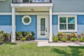 425 Hugh St in Jupiter, FL - Foto de edificio - Building Photo