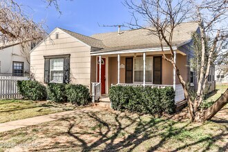 2414 30th St in Lubbock, TX - Building Photo - Building Photo