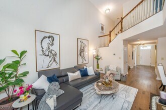 76 Washington Ct in Montville, NJ - Building Photo - Building Photo