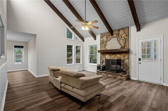 2400 Salem Dr in Marietta, GA - Building Photo - Building Photo