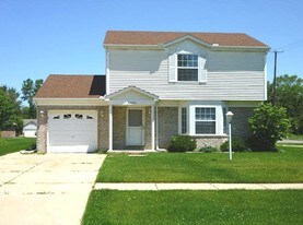 34515 Jefferson Ave in Harrison Township, MI - Building Photo