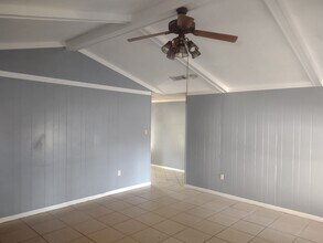 12141 Astolat Ave in Baton Rouge, LA - Foto de edificio - Building Photo