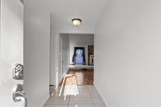 1012 Danbury Cir in Virginia Beach, VA - Building Photo - Building Photo