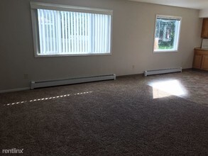 8621 Molanary Dr in Anchorage, AK - Building Photo - Building Photo