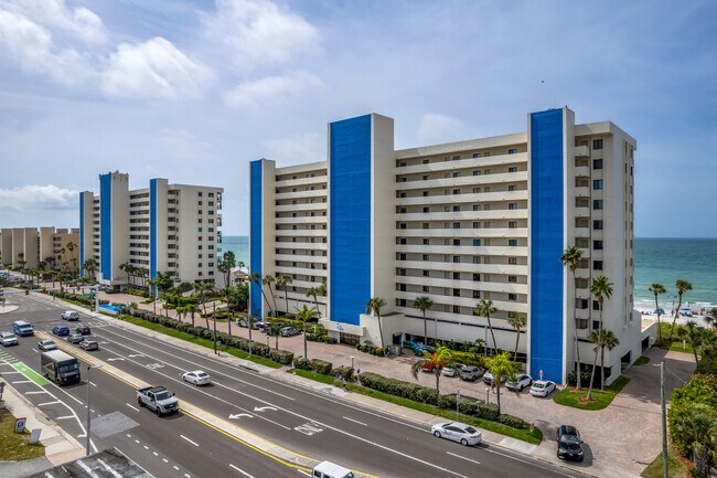 Ocean Sands in Madeira Beach, FL - Foto de edificio - Building Photo