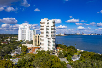 The Alagon on Bayshore in Tampa, FL - Building Photo - Building Photo