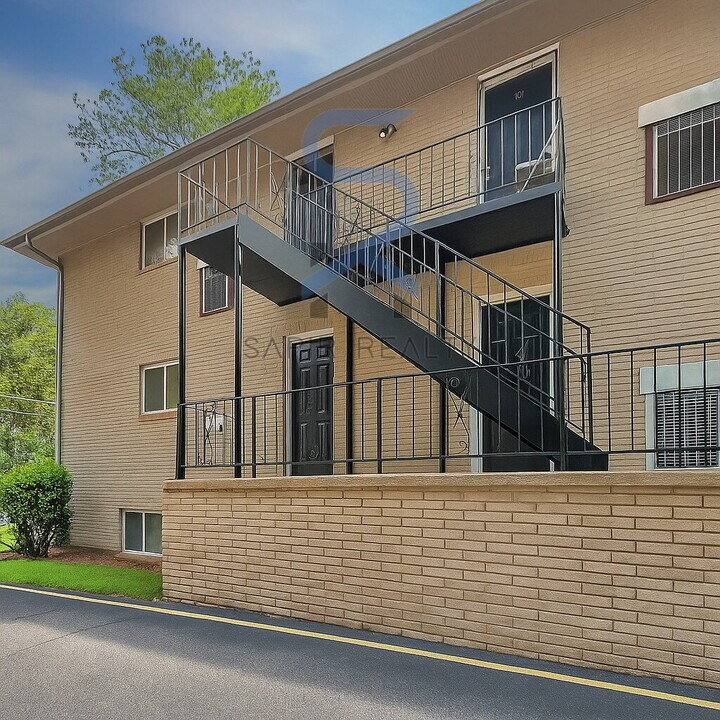 3300 College St in College Park, GA - Building Photo