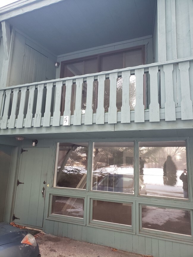 56 Westville Rd Rentals in Plaistow, NH