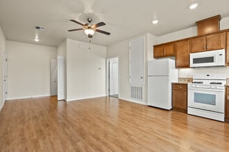 The Crossings in Chico, CA - Building Photo - Building Photo