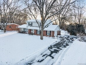 126 Orchardale Dr in Rochester Hills, MI - Building Photo - Building Photo
