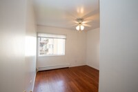 605 N Wolf Rd photo'