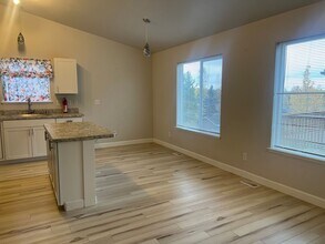 8518 Dunlap Ct in Anchorage, AK - Building Photo - Building Photo