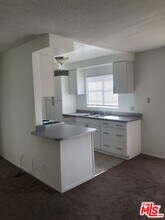 11727 Mayfield Ave-Unit -5 in Los Angeles, CA - Building Photo - Building Photo