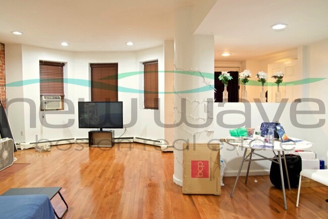 390 Riverway, Unit #2