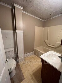 232 Center St photo'