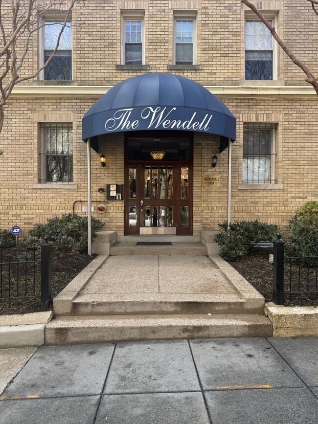 1858 California St NW in Washington, DC - Building Photo - Building Photo