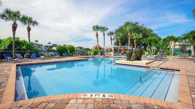 Beachway Links in Melbourne, FL - Foto de edificio - Building Photo