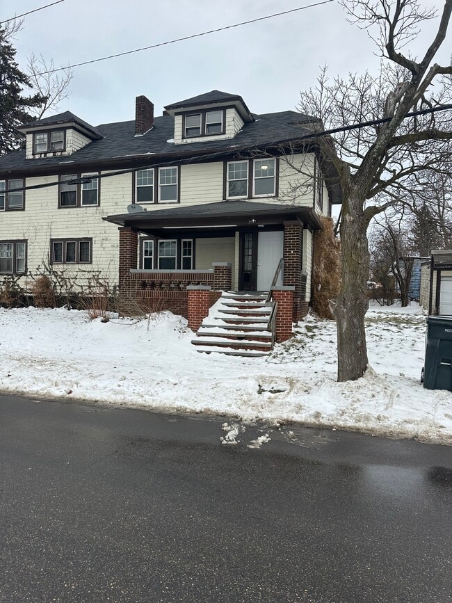 property at 2087 Goodnor Rd