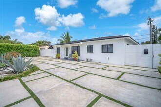 5001 NW 190th St in Miami Gardens, FL - Building Photo - Building Photo