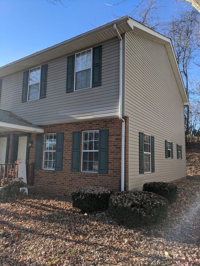 property at 886 Patrick Henry Dr