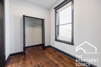 1000 N Mozart St, Unit 3w in Chicago, IL - Building Photo - Building Photo