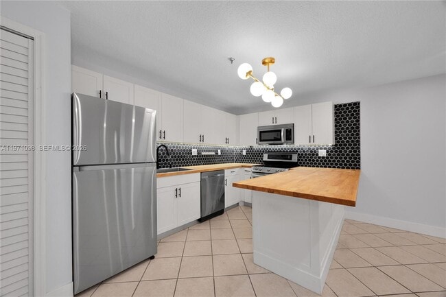 2734 Bird Ave in Miami, FL - Building Photo - Building Photo